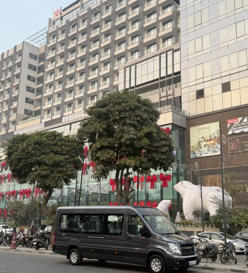 Force Urbania Hire in Chandigarh