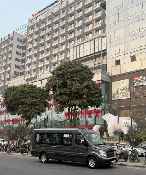 Force Urbania Hire in Chandigarh